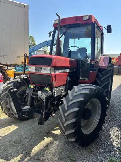 Case International 895