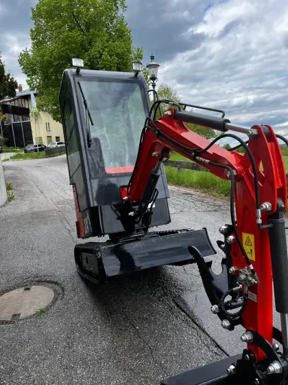 Minibagger 1 t mit Kabine, Heizung, Schnellwechsler JX10