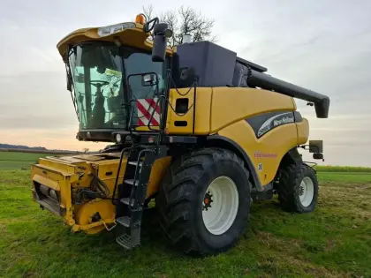 New Holland CR 980