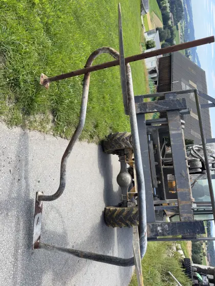Liegeboxenbügel