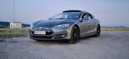 Tesla Model S 85
