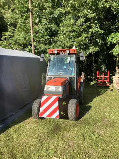 Trattore Kubota con aggregati, Kubota STA 30