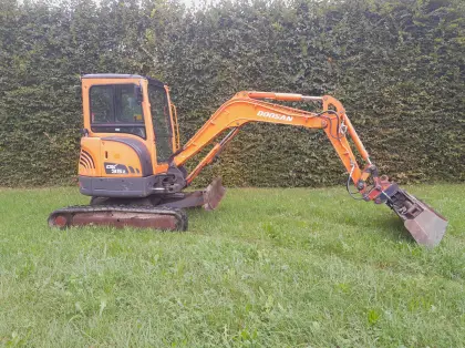Doosan DX 35z Bagger mit Holzzange (DX 35z)