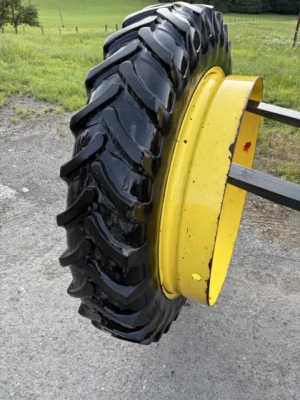 Zwillingsreifen 340/85R48
