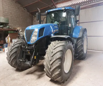 NEW HOLLAND T7.235 Power Command