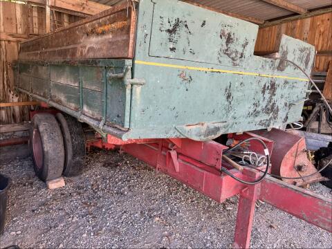 Massiver Dreiseitenkipper, LKW-Umbau