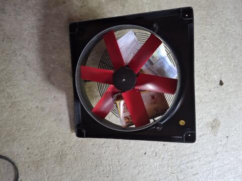 Verkaufe Stallventilator mit Zubehör