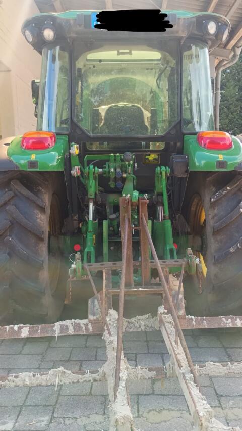 John Deere 5090M