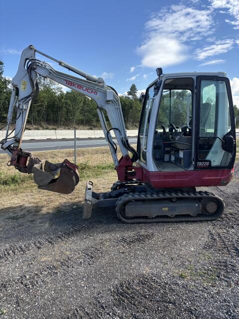 Takeuchi TB228