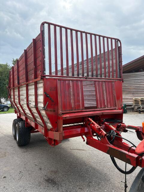 Abschieber mit Kratzboden Boss