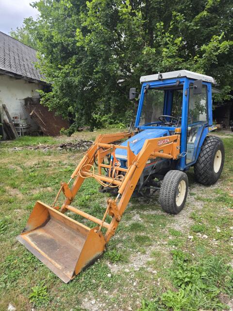 Iseki TU 320