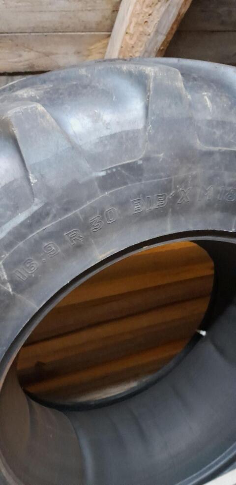 Verkaufe Reifen 16.9 R30 Michelin Radialreifen, gebraucht
