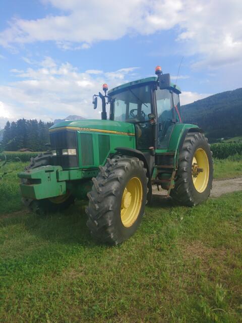 John Deere 7600