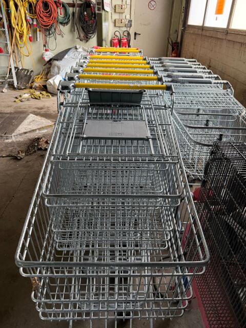 Einkaufswagen, Einkaufswagen aus Metall, guter Zustand