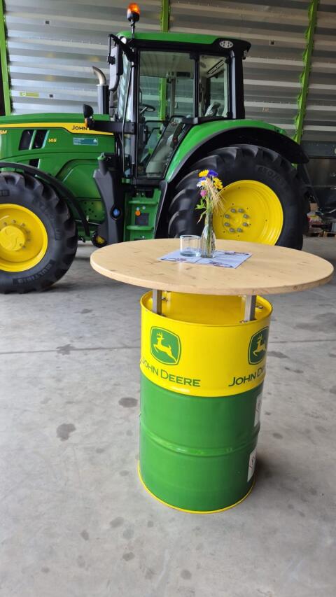John Deere Stehtisch