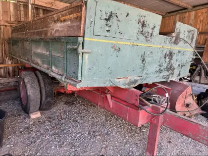 Massiver Dreiseitenkipper, LKW-Umbau