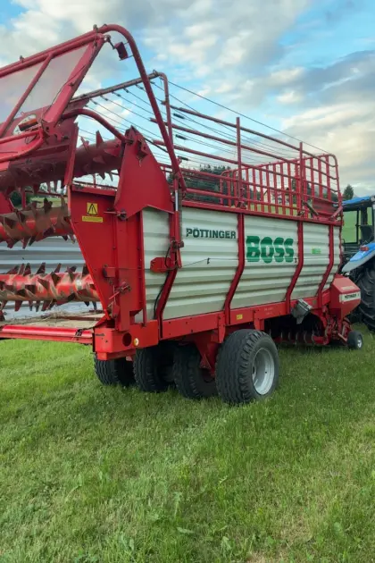 Pöttinger Ladewagen Ernteboss 2