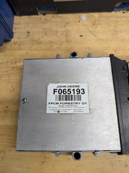 John Deere Steuerbox F065193