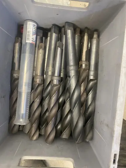 Verschiedene neue große Bohrer MK3