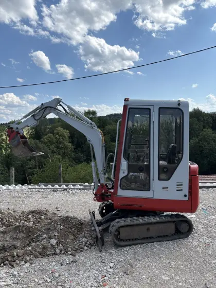 Takeuchi TB015