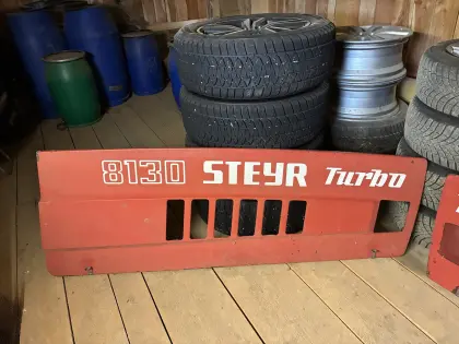 Steyr 8130 SK2, div. Motorhauben, Kabinenteile