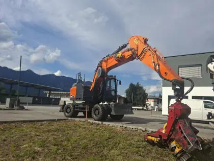 Forstbagger Doosan DX 190W-5 mit Woody WH 60-1
