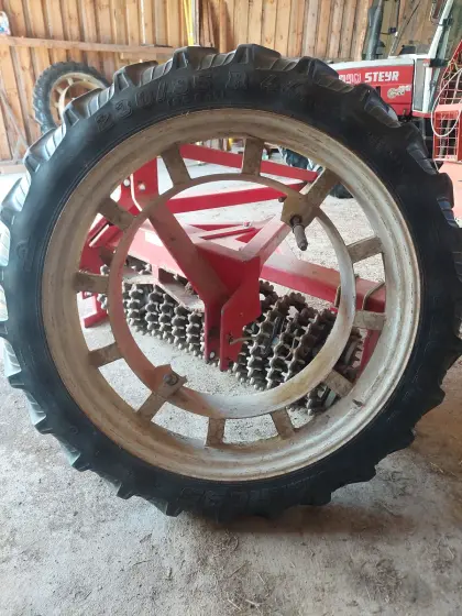 Trinker Zwillingsreifen 230/95 R44