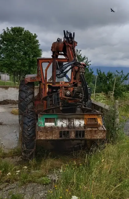 IHC 1046 Forst-Traktor