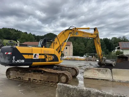 JCB JS210LC Kettenbagger