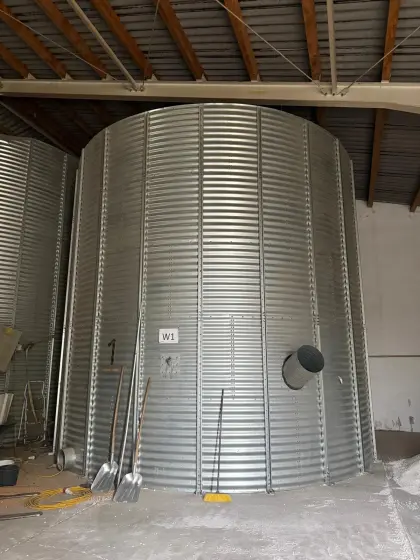 Verschiedene Rundsilos 80–170 t