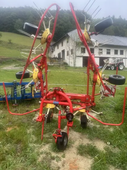 Zettkreisel Pöttinger Hit 690 N