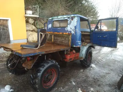 Mercedes-Benz Unimog 30 Pullman