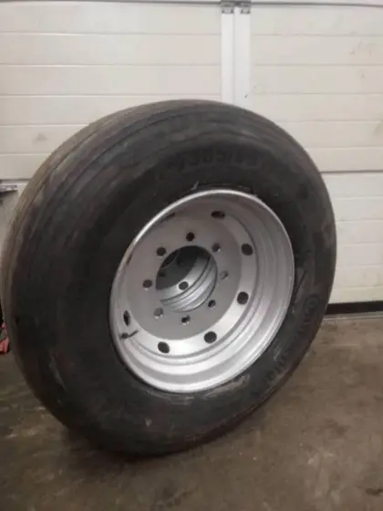 Komplett Kipperreifen 385/65R22,5 8 Loch ET0