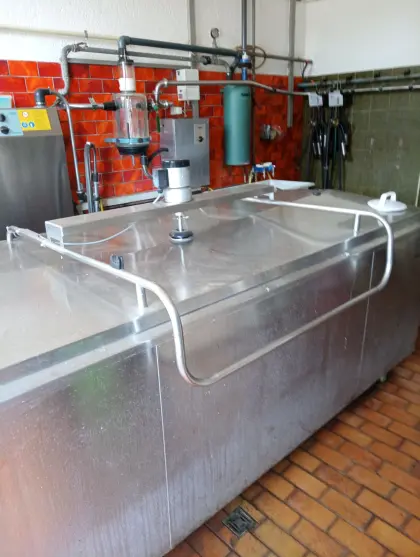 Milchtank mit Kühlaggregat