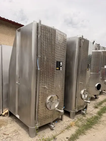 Edelstahltanks 3.400 l für Kelterhaus