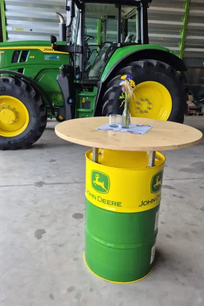 John Deere Stehtisch