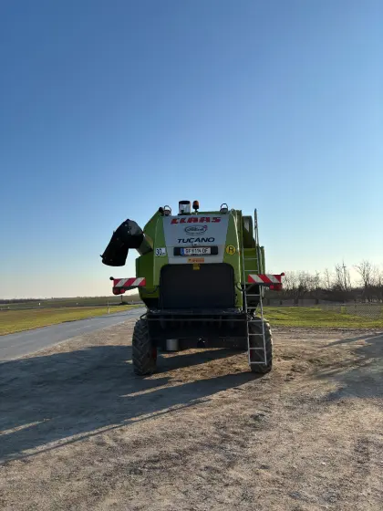 Claas Tucano 320