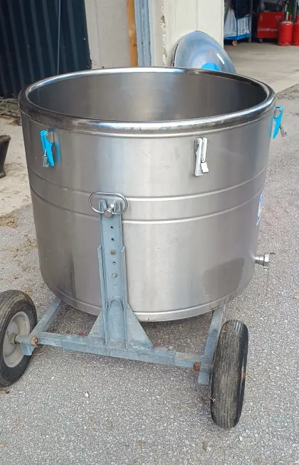 Milchtank 450 l