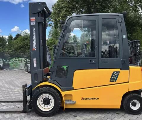 Jungheinrich EFG 550 Triplex Freihub