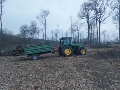 John Deere 2850