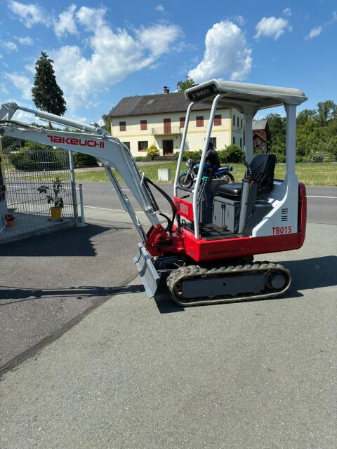 Takeuchi Bagger TB015