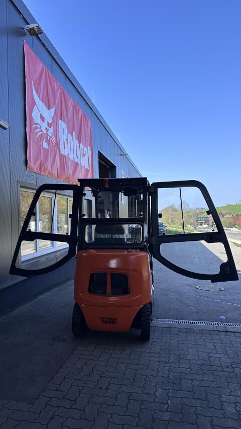 Diesel-1,5-Tonner mit Vollkabine, Doosan D15S-5