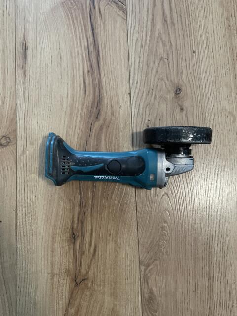 Makita DGA 452 Akku-Winkelschleifer/Flex