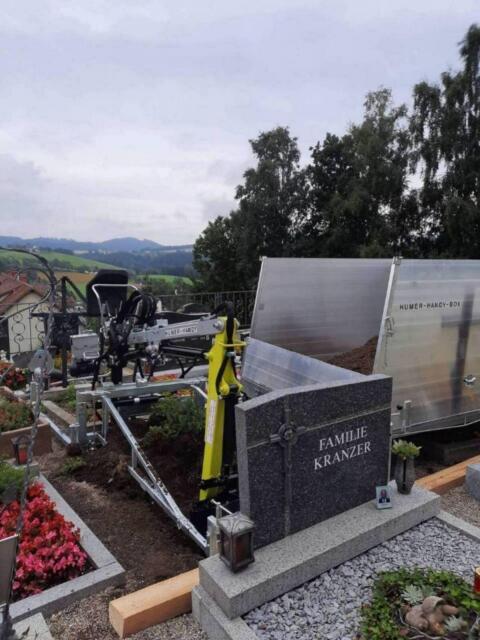 Humer Friedhofsbagger