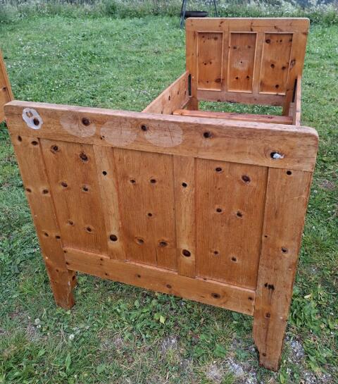 Zirbenbett antik, massiv, gebraucht 84 x 188 cm
