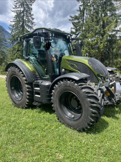 Valtra N155