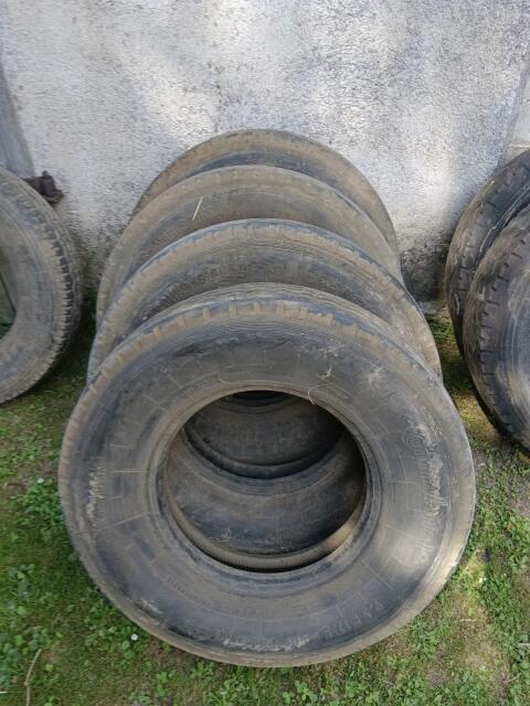 4 Stk. Reifen 9.5 R17.5
