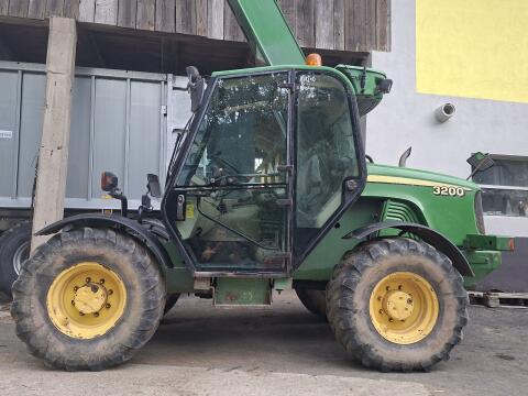 John Deere 3200