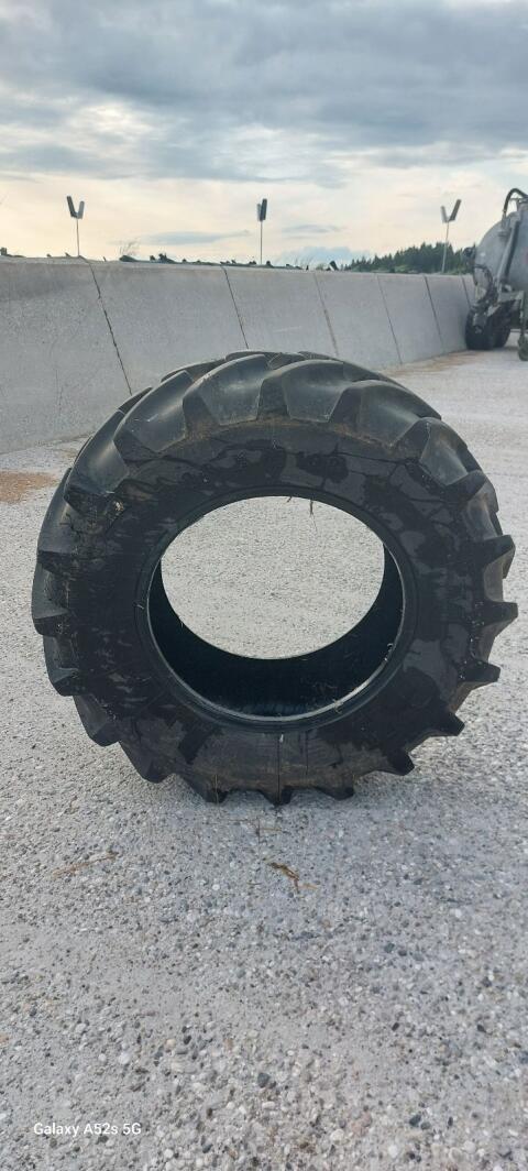 Michelin 440/65 R24 X M 108 (defekt)