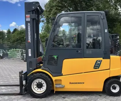 Jungheinrich EFG 550 Triplex Freihub